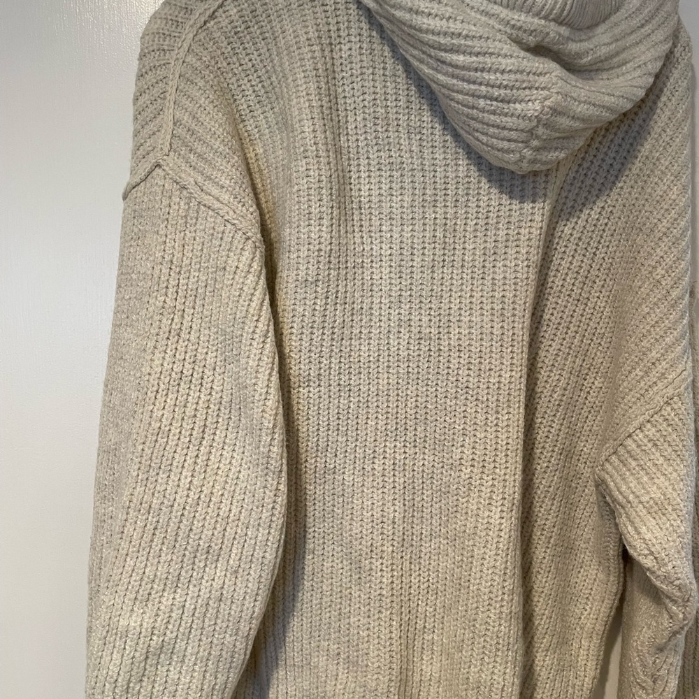 American Eagle Outfitters Cream Knit Sweater